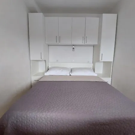 Oliva Apartment Podgora